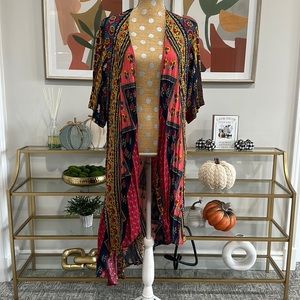 Novella Royale open from colorful kimono asymmetrical hem size Large